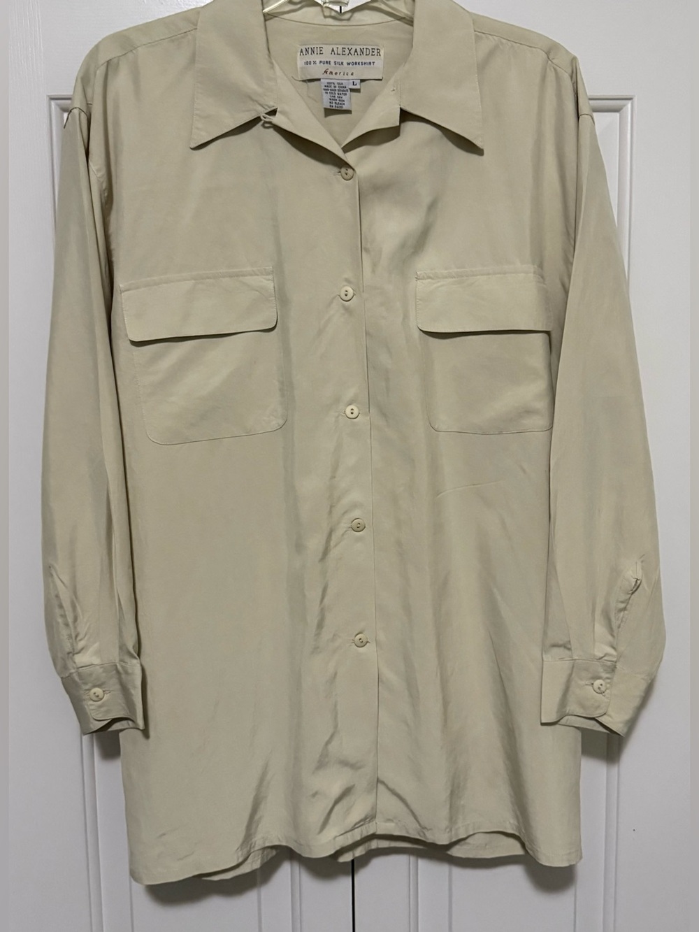 Annie Alexander Women’s L Beige Silk Collared Long Sleeve Button-Up w/ Pockets